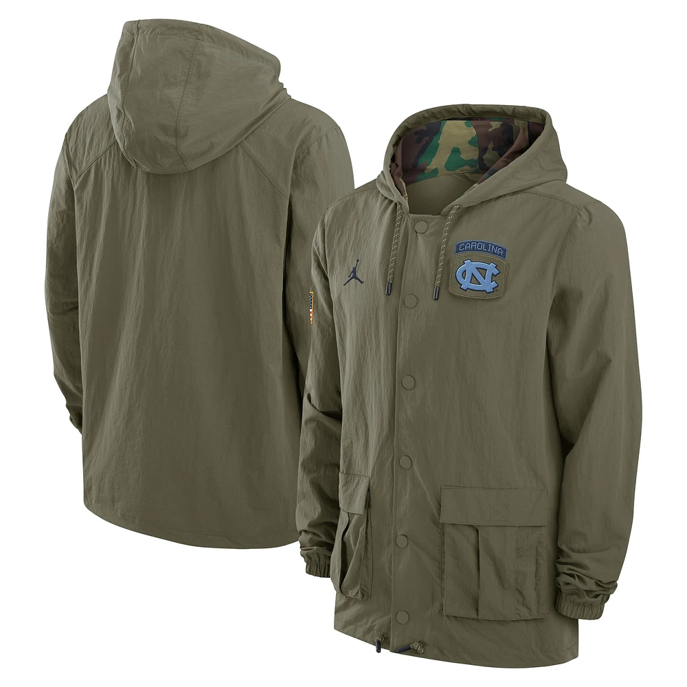 Veste militaire à capuche entièrement boutonnée Jordan Brand Olive North Carolina Tar Heels 2024 Military Appreciation pour homme