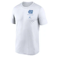 T-shirt Jordan Brand blanc pour homme avec logo principal et légende des North Carolina Tar Heels