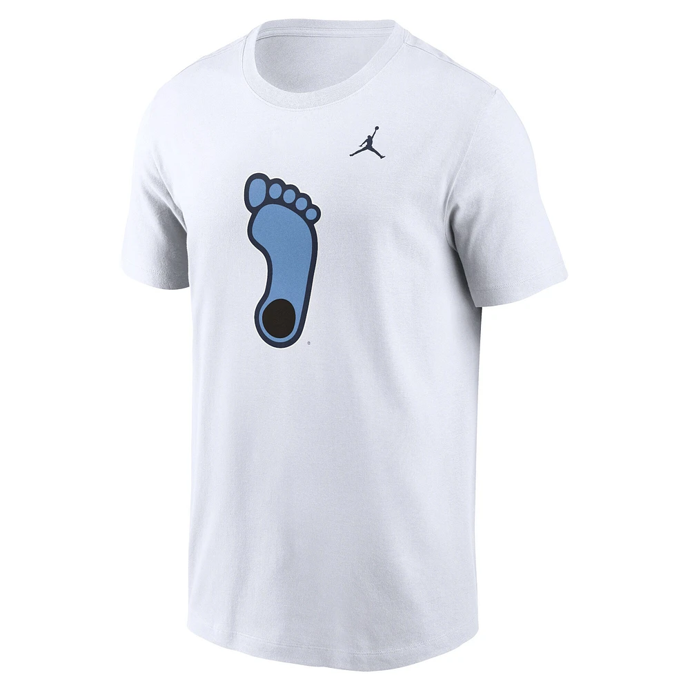 T-shirt Jordan Brand blanc pour homme avec logo alternatif North Carolina Tar Heels Primetime