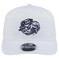 Men's New Era White North Carolina Tar Heels Perform Vault 9SEVENTY Stretch-Snap Hat