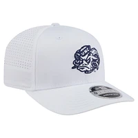 Men's New Era White North Carolina Tar Heels Perform Vault 9SEVENTY Stretch-Snap Hat