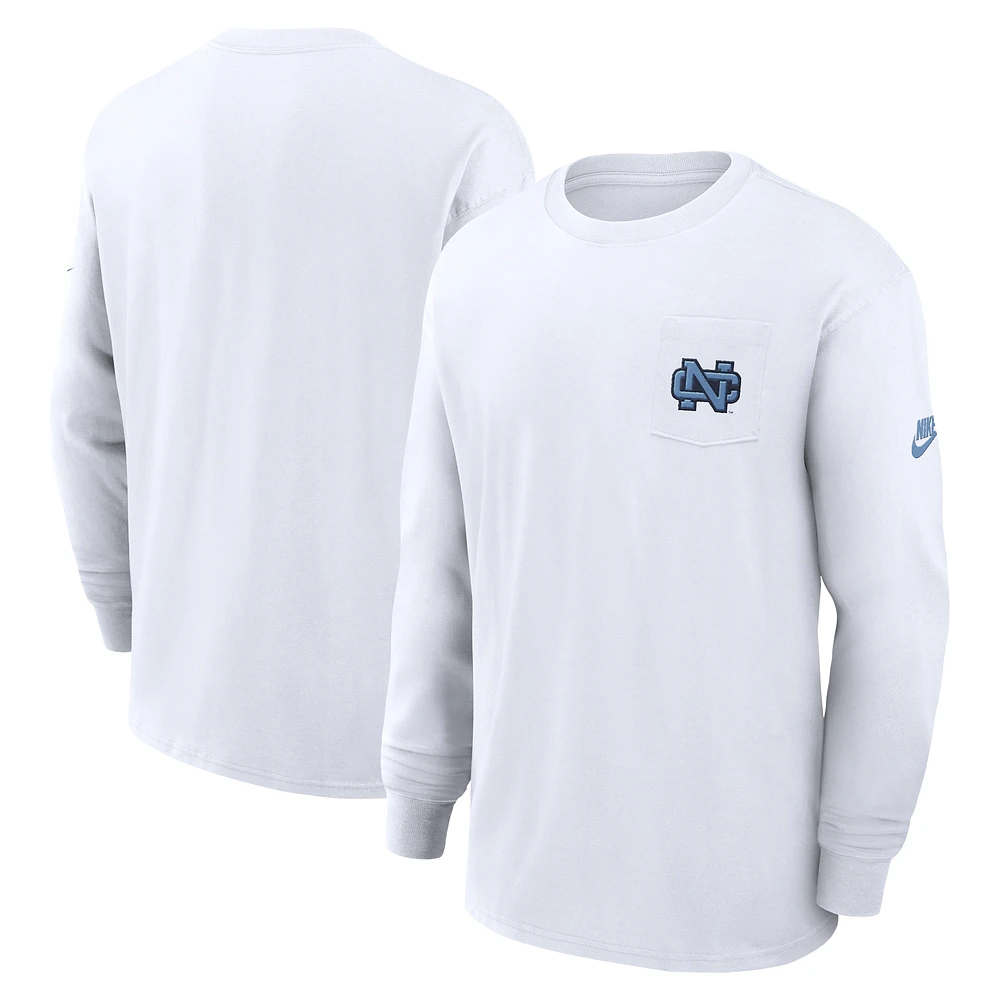 T-shirt à manches longues et poche Nike North Carolina Tar Heels Legacy Max90 pour homme, blanc