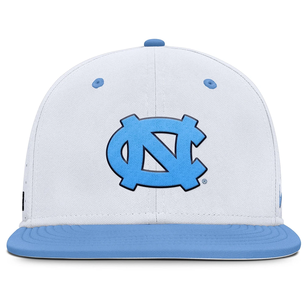 Men's Nike White North Carolina Tar Heels On-Field Dugout True Performance Fitted Hat