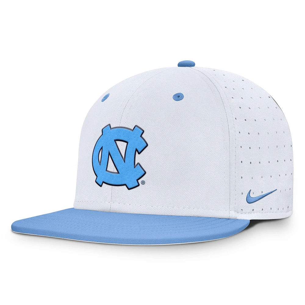 Men's Nike White North Carolina Tar Heels On-Field Dugout True Performance Fitted Hat