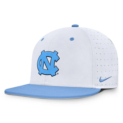 Men's Nike White North Carolina Tar Heels On-Field Dugout True Performance Fitted Hat