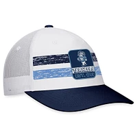 Men's Top of the World White/Navy North Carolina Tar Heels Retro Fade Snapback Hat