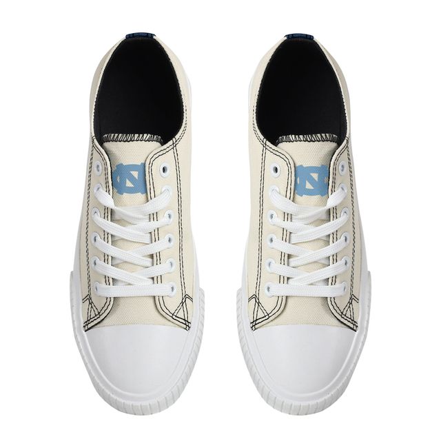 Chaussures basses en toile FOCO crème North Carolina Tar Heels pour femmes