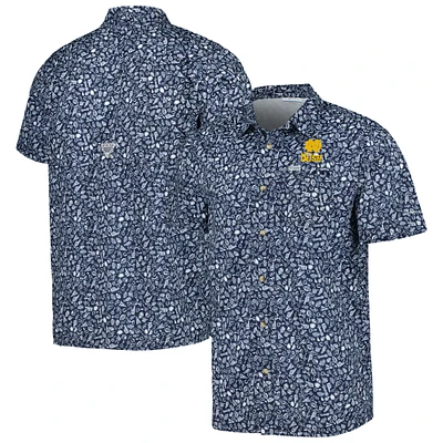 Men's Columbia Navy Notre Dame Fighting Irish Super Slack Tide Omni-Shade Team Button-Up Shirt