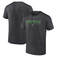 T-shirt pour homme Fanatics Heather Charcoal Notre Dame Fighting Irish Iconic Battle Scars