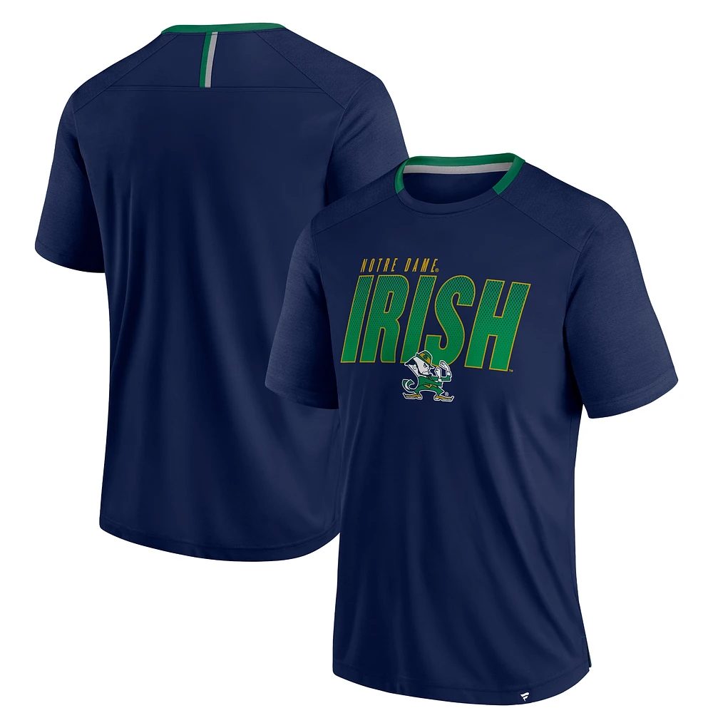 T-shirt bleu marine pour homme Fanatics Notre Dame Fighting Irish Defender Fade Slant