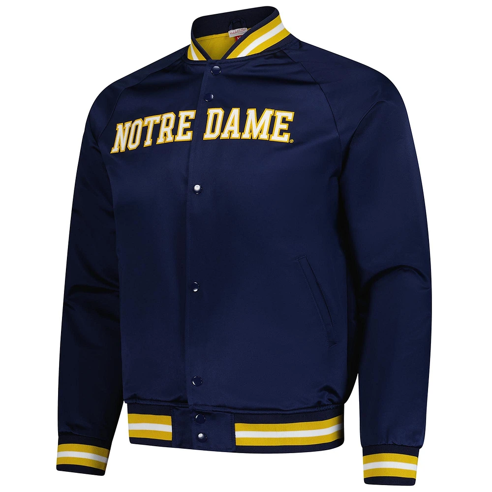 Veste légère en satin bleu marine avec logo Current de Mitchell & Ness pour homme boutons-pression et Notre Dame Fighting Irish