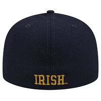 Casquette ajustée Evergreen 59FIFTY pour homme New Era bleu marine Notre Dame Fighting Irish