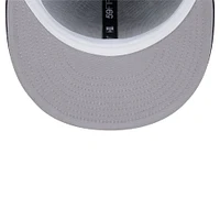 Casquette ajustée Evergreen 59FIFTY pour homme New Era bleu marine Notre Dame Fighting Irish