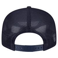 Casquette camionneur New Era bleu marine à panneau fendu 9FIFTY Snapback pour homme, motif Fighting Irish de Notre Dame