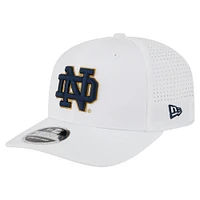 Men's New Era White Notre Dame Fighting Irish Perform Vault 9SEVENTY Stretch-Snap Hat