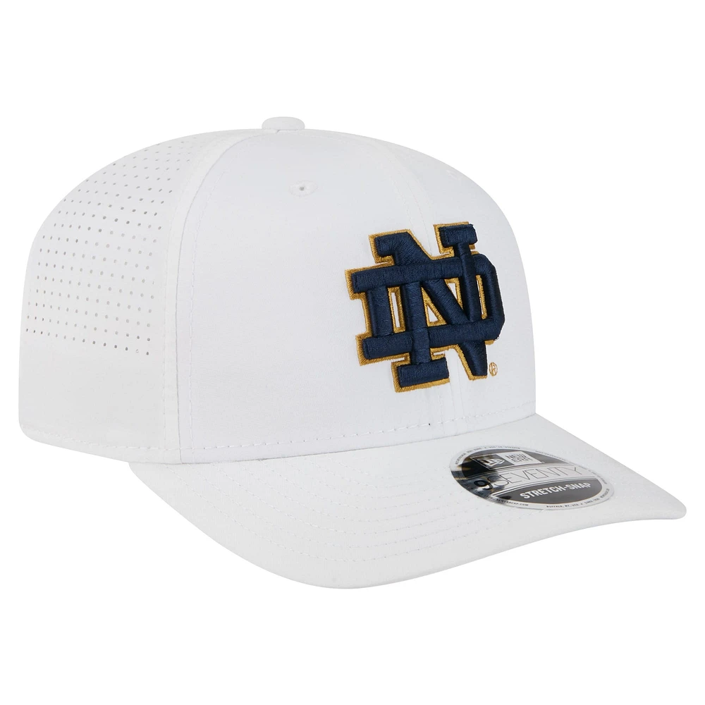 Men's New Era White Notre Dame Fighting Irish Perform Vault 9SEVENTY Stretch-Snap Hat