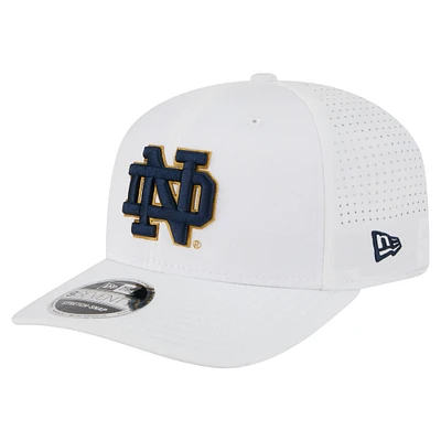 Men's New Era White Notre Dame Fighting Irish Perform Vault 9SEVENTY Stretch-Snap Hat