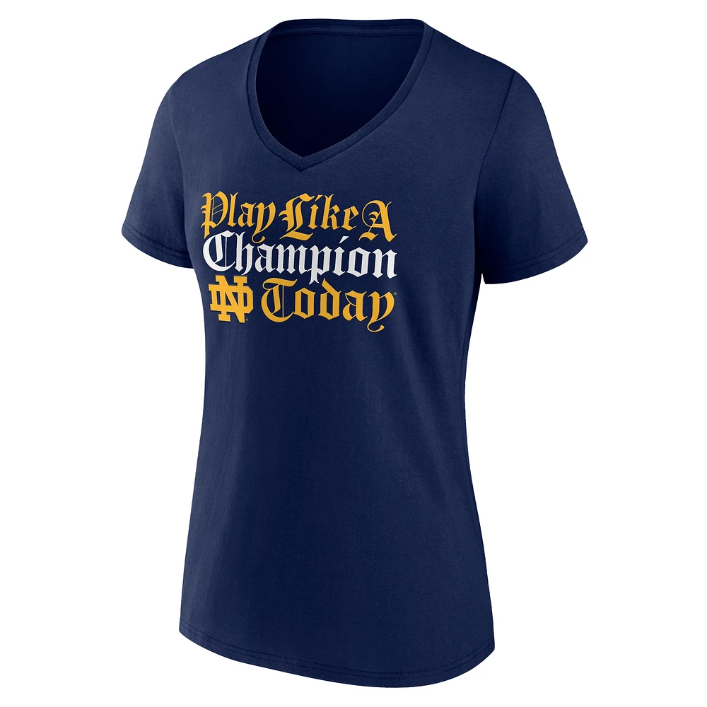 T-shirt col en V bleu marine pour femmes Fanatics Notre Dame Fighting Irish Play Like a Champion Old English