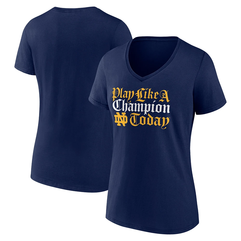 T-shirt col en V bleu marine pour femmes Fanatics Notre Dame Fighting Irish Play Like a Champion Old English