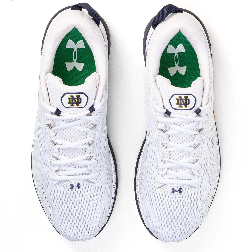 Chaussures de course Under Armour blanches Notre Dame Fighting Irish Infinite 5 pour femmes