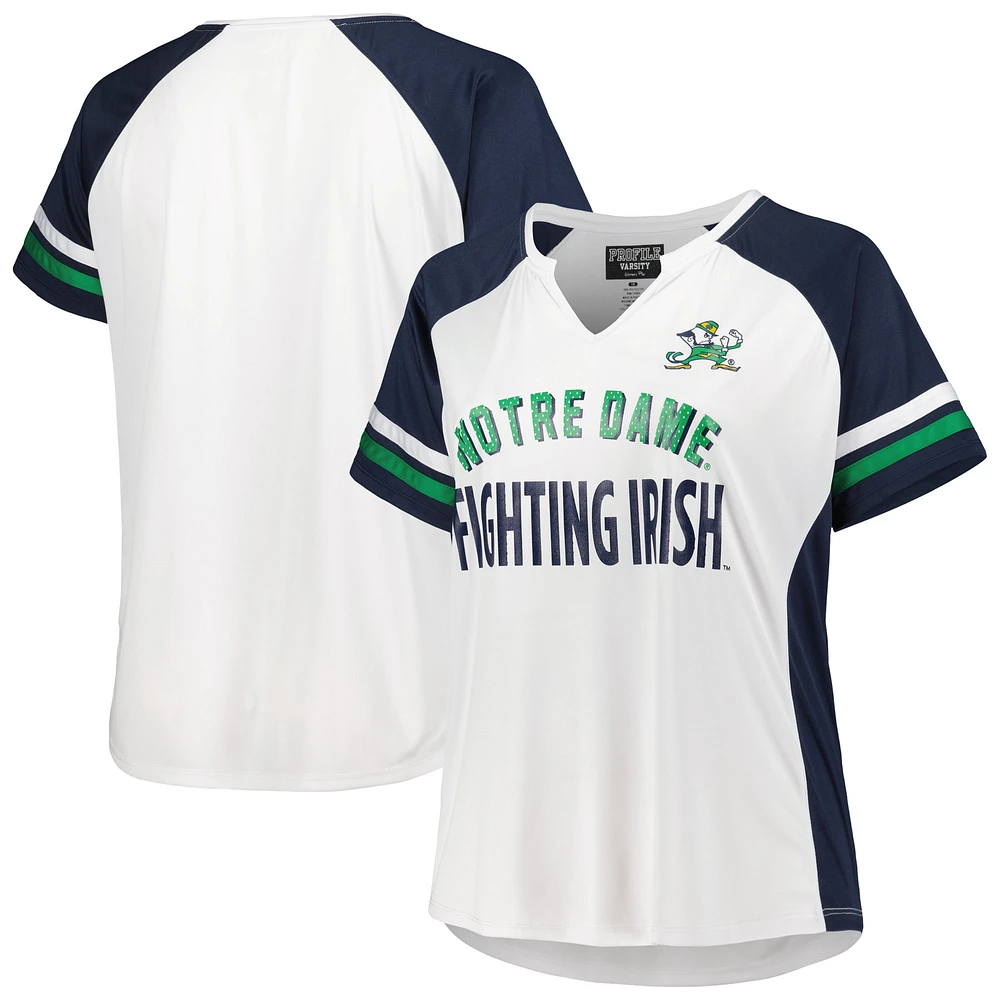 T-shirt blanc Notre Dame Fighting Irish grande taille à rayures et encolure raglan pour femme