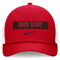 Casquette ajustable Nike Scarlet/White Ohio State Buckeyes 2024 Sideline Trucker pour homme