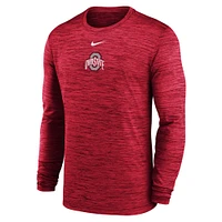 T-shirt Nike Scarlet Ohio State Buckeyes 2025 Sideline Velocity Performance à manches longues pour homme