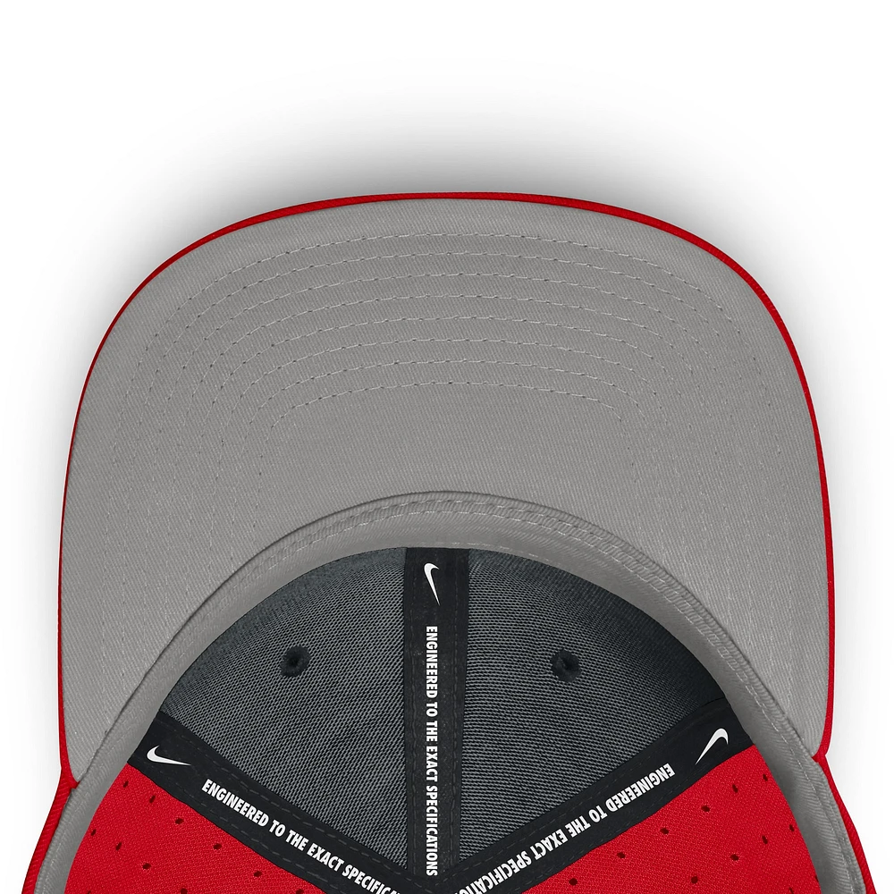 Casquette ajustée True Performance On-Field Dugout des Ohio State Buckeyes de Nike Scarlet pour homme