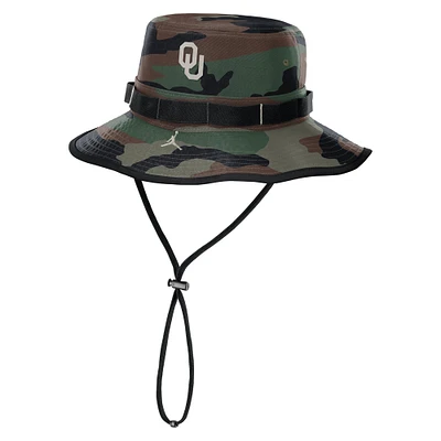 Chapeau bob Apex de marque Jordan Camo Oklahoma Sooners 2024 pour homme avec appréciation militaire