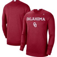 Men's Jordan Brand Crimson Oklahoma Sooners 2021-22 Basketball Team Spotlight Performance Long Sleeve Top