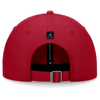 Casquette ajustable Jordan Brand Crimson Oklahoma Sooners 2024 On-Field Performance pour homme