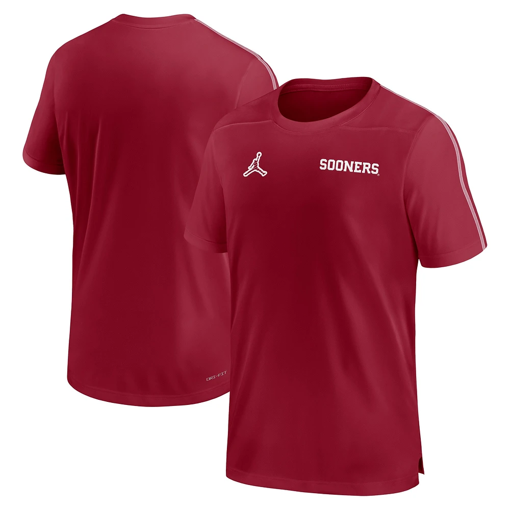 Haut de performance Jordan Brand Crimson Oklahoma Sooners 2024 Sideline Coach pour homme