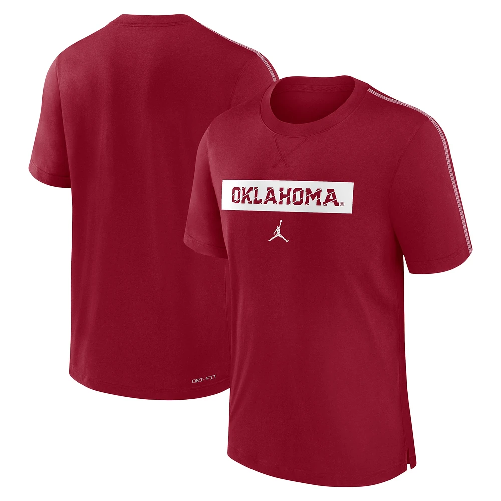 T-shirt Jordan Brand Crimson Oklahoma Sooners 2024 Sideline Player Performance Tri-Blend pour homme