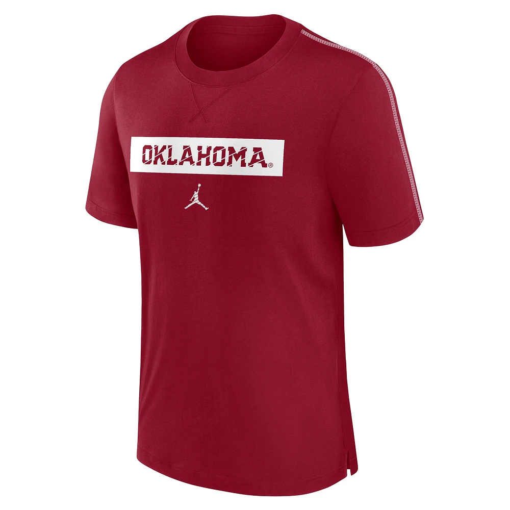 T-shirt Jordan Brand Crimson Oklahoma Sooners 2024 Sideline Player Performance Tri-Blend pour homme