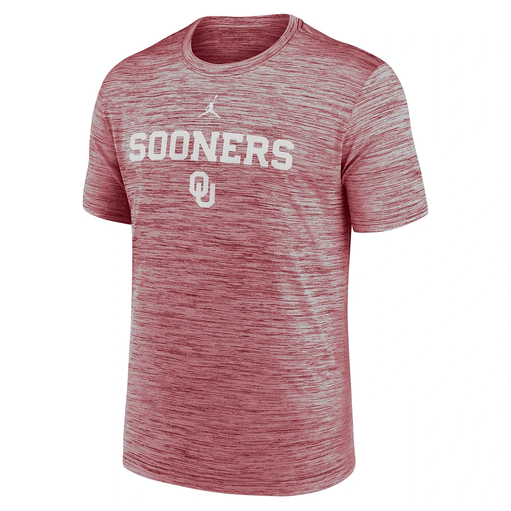 T-shirt Jordan Brand Crimson Oklahoma Sooners 2025 Performance pour homme