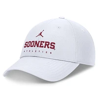 Casquette ajustable Jordan Brand Oklahoma Sooners 2024/25 On-Field Club Performance pour homme, blanche