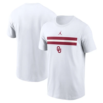 T-shirt Jordan Brand blanc à motif campus des Oklahoma Sooners pour homme