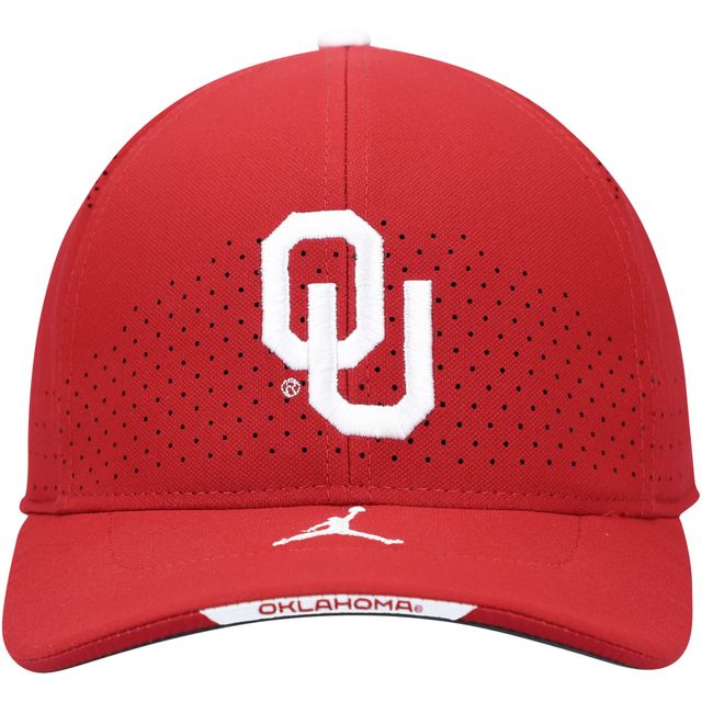 Casquette Nike Crimson Oklahoma Sooners 2021 Sideline Classic99 Performance Flex pour homme