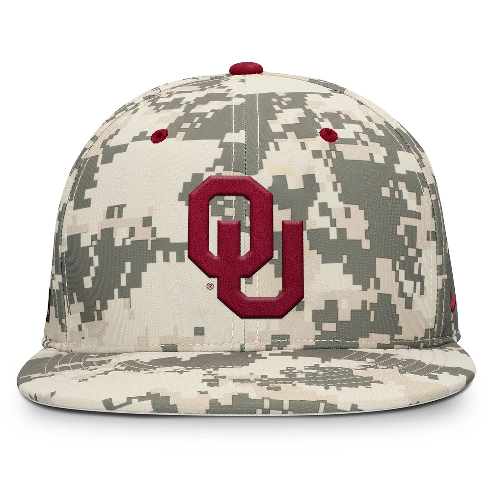 Casquette ajustée Nike Digital Camo Oklahoma Sooners 2025 Dugout True Performance pour homme