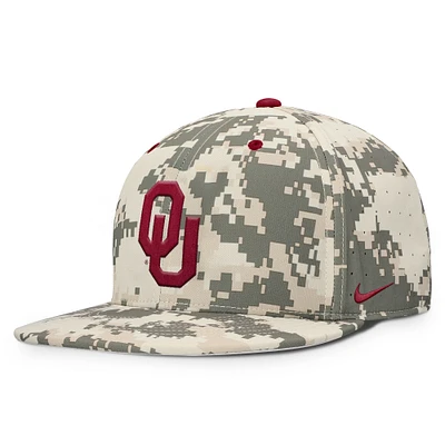 Casquette ajustée Nike Digital Camo Oklahoma Sooners 2025 Dugout True Performance pour homme