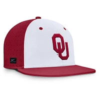 Men's Nike White/Crimson Oklahoma Sooners On-Field Dugout True Performance Fitted Hat