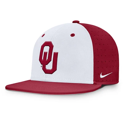 Men's Nike White/Crimson Oklahoma Sooners On-Field Dugout True Performance Fitted Hat