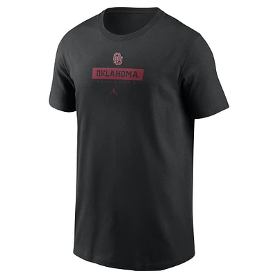 T-shirt Jordan Brand noir avec le mot-symbole de l'équipe Oklahoma Sooners pour tout-petit