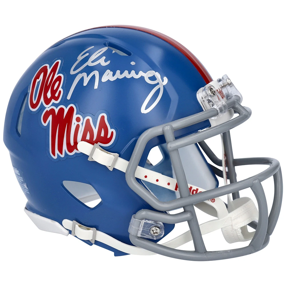 Casque Riddell Speed ​​Mini autographié par Eli Manning des Ole Miss Rebels