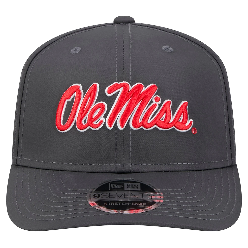 Casquette extensible à boutons-pression Ole Miss Rebels 9SEVENTY de New Era pour homme bleu marine