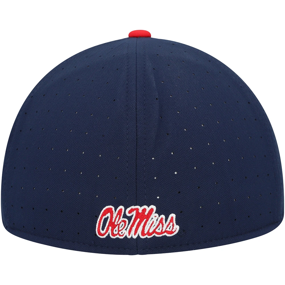 Men's Nike Navy Ole Miss Rebels Aero True Baseball Performance Fitted Hat