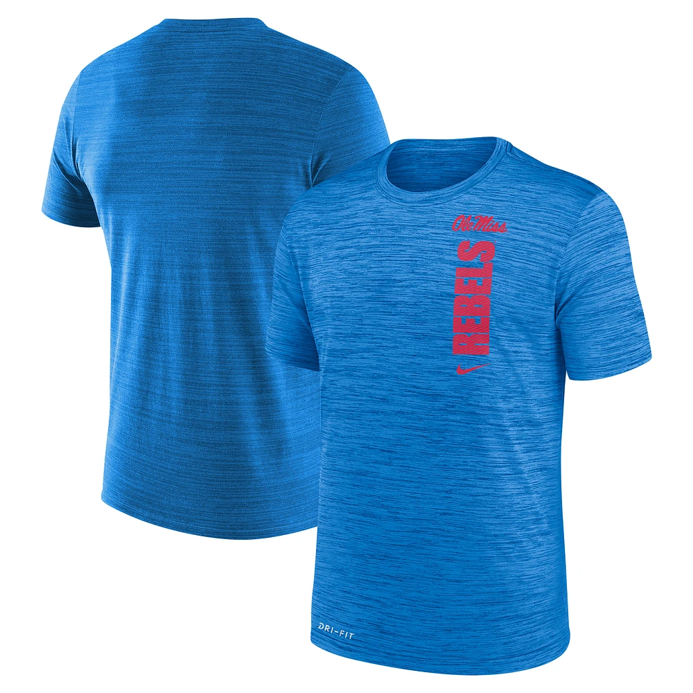 T-shirt Nike Ole Miss Rebels 2024 Sideline Velocity Legend Performance bleu poudré pour homme