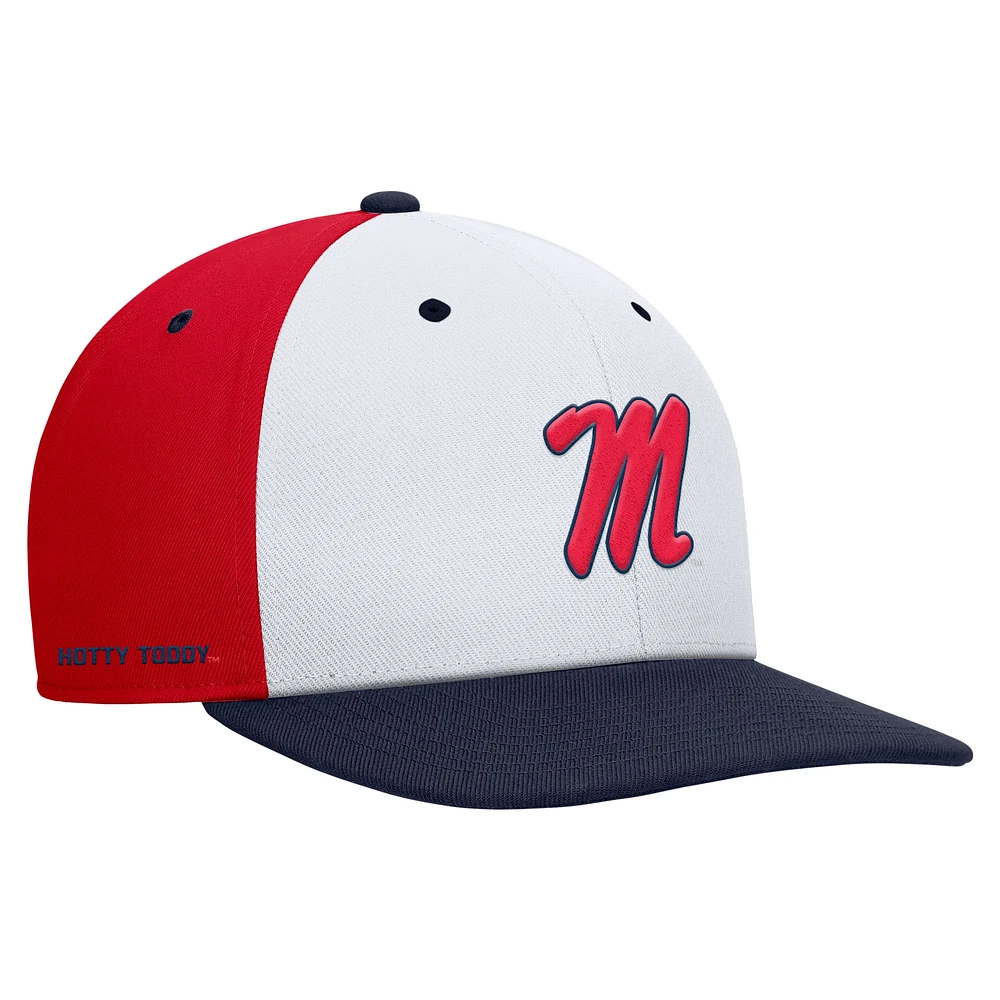 Casquette Snapback Nike Ole Miss Rebels Pro Performance blanche/rouge pour homme