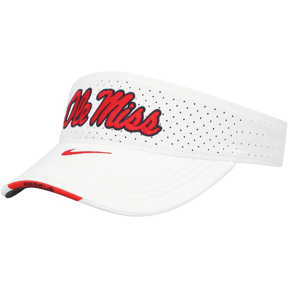 Visière réglable Nike Ole Miss Rebels 2023 Sideline Performance blanche pour homme