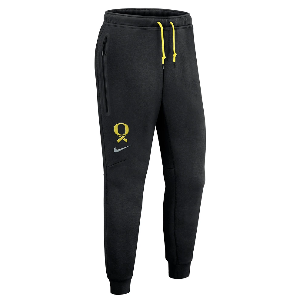 Men's Nike  Black Oregon Ducks Tech Fleece Jogger Pants